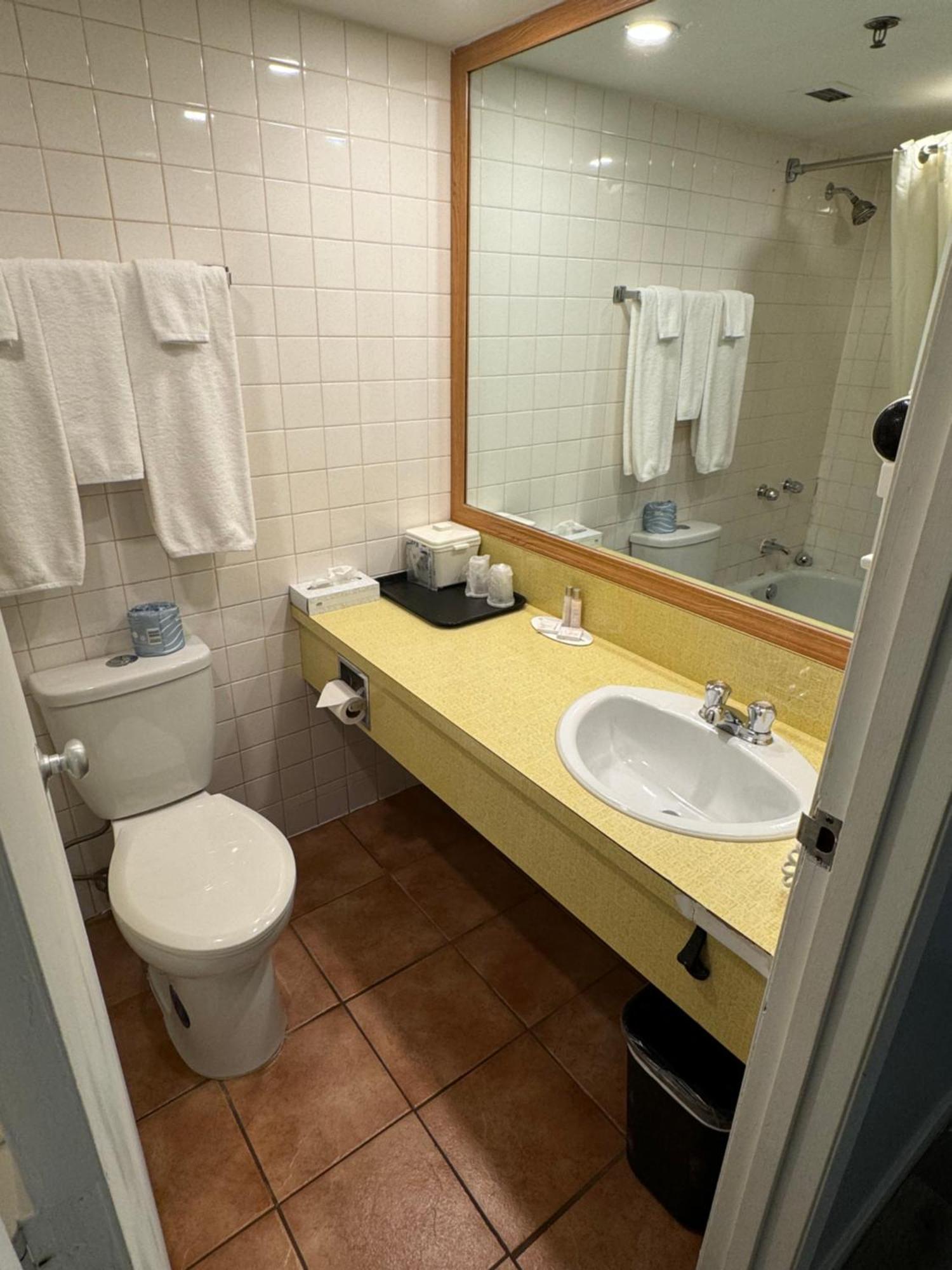 Travelodge By Wyndham Winnipeg Airport Zewnętrze zdjęcie